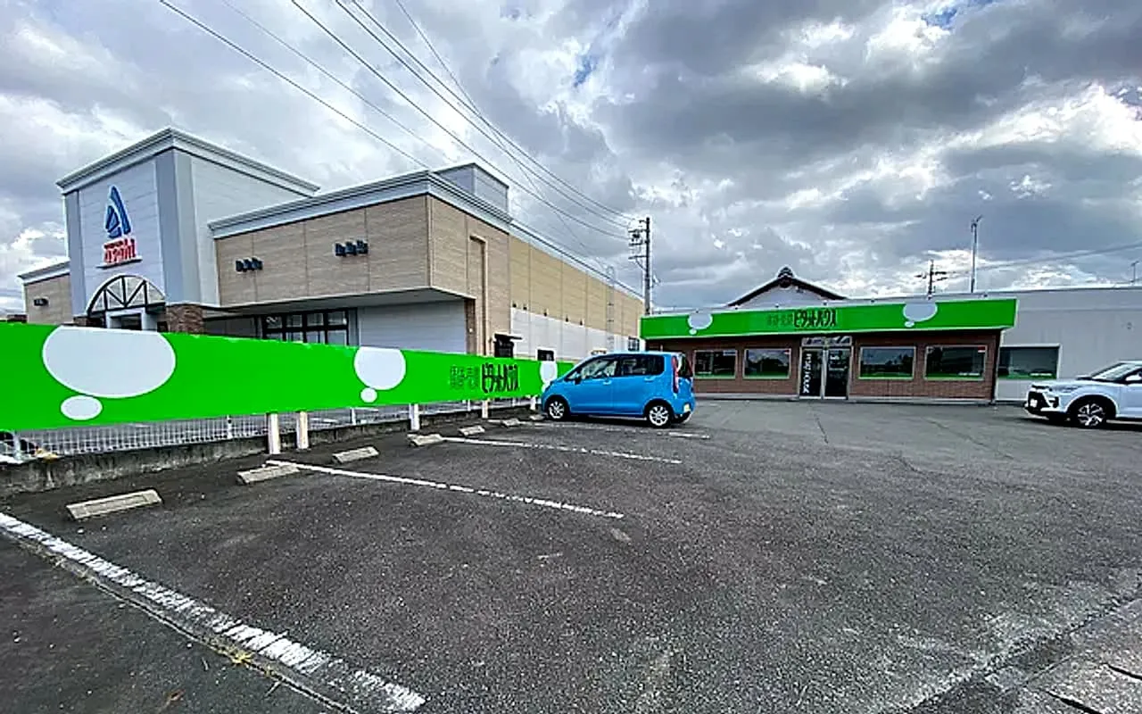 掛川店の駐車場